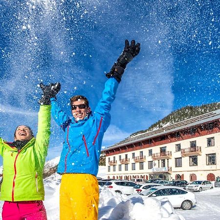Vtf Le Grand Hotel Montgenèvre Eksteriør billede