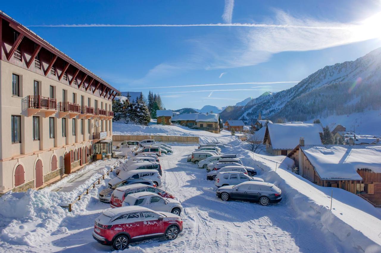 Vtf Le Grand Hotel Montgenèvre Eksteriør billede
