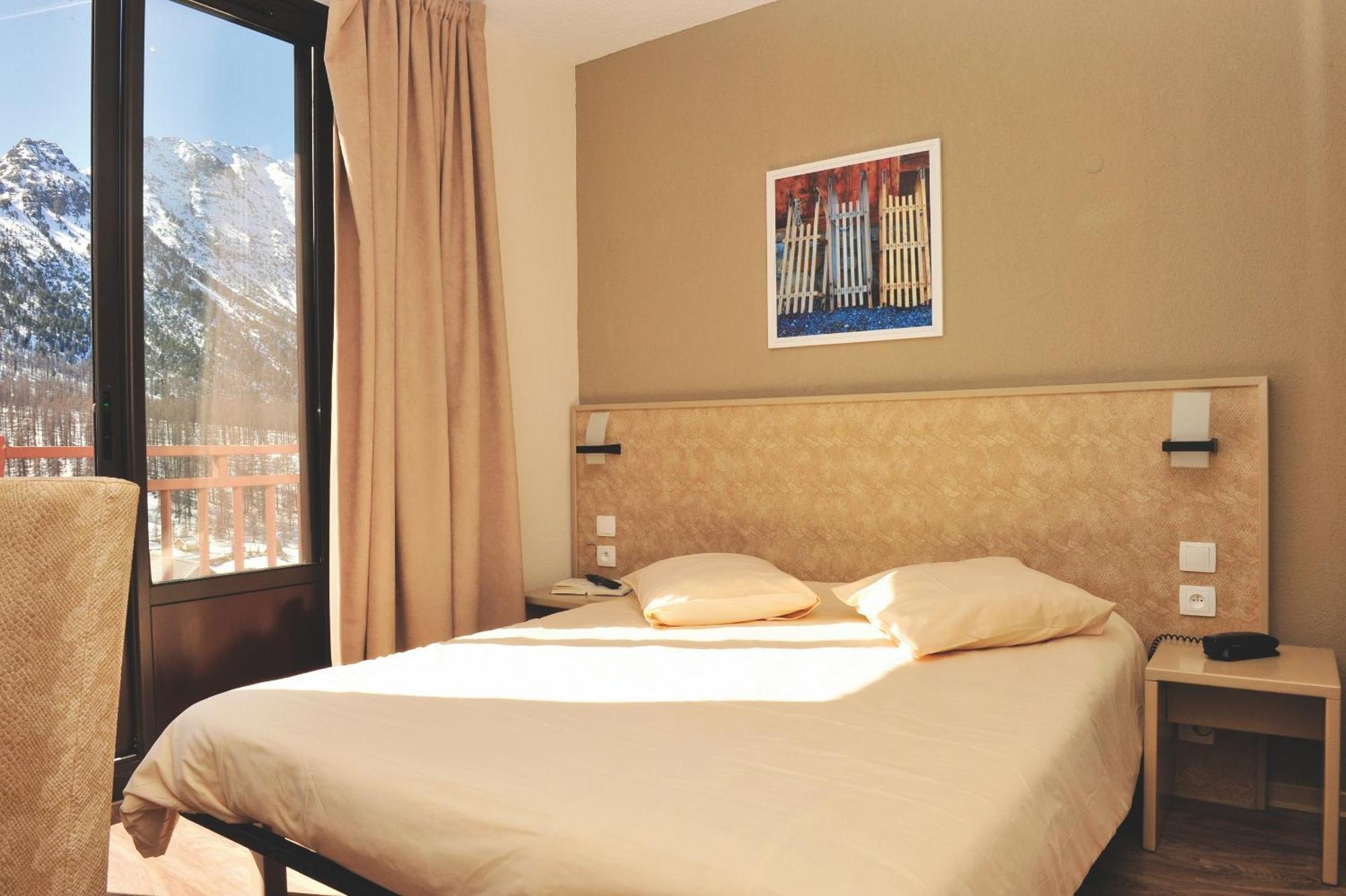 Vtf Le Grand Hotel Montgenèvre Eksteriør billede